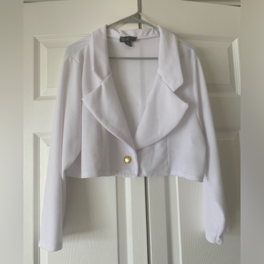 White Cropped Blazer Jacket – Long Sleeve Gold Button, Size 4x